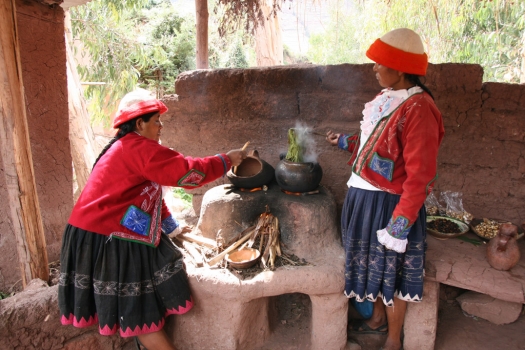 ccaccaccollo_community_dye_making.jpg